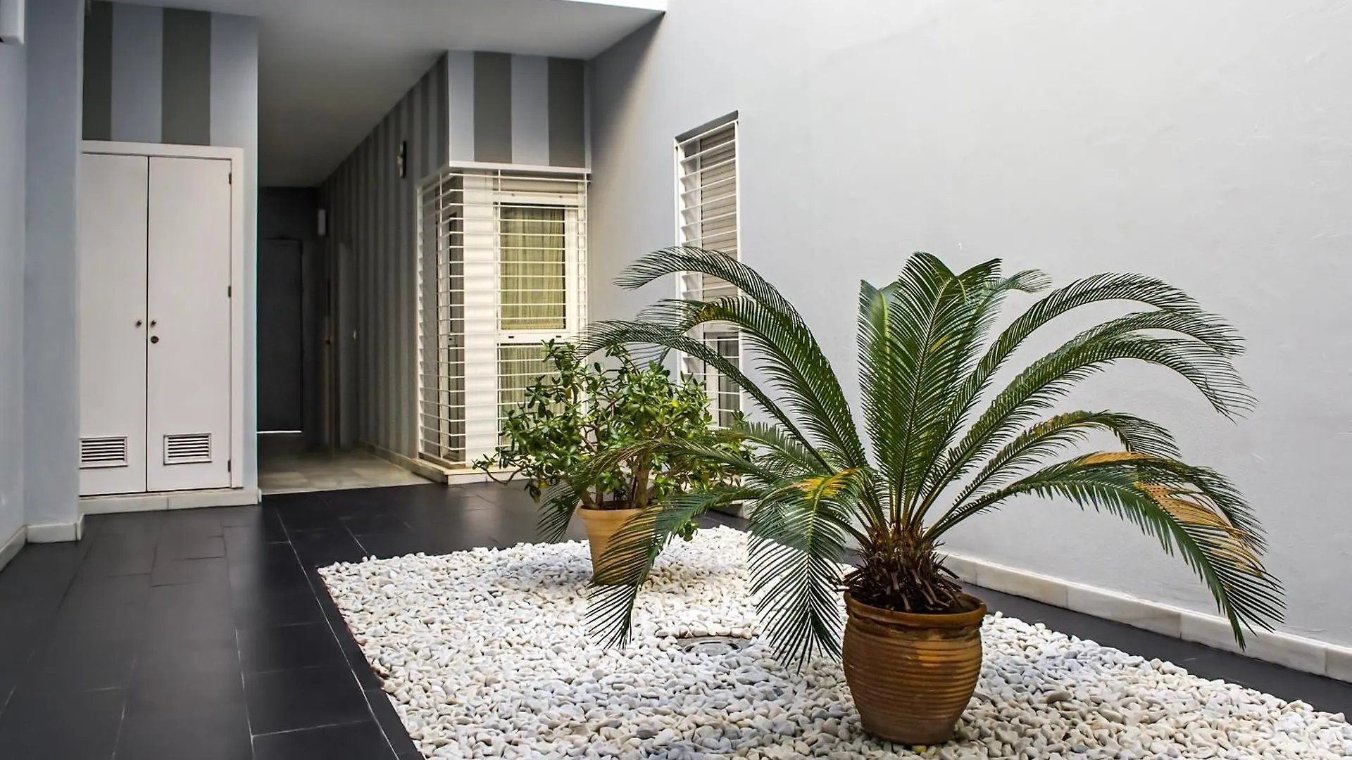 Apartamento DescubreHome Sol Puerta del Osario Terraza Privada Sevilla